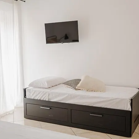 Struttura non PRENOTABILE Structure not BOOKABLE-2